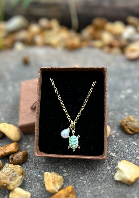 Turtle Pearls Necklace